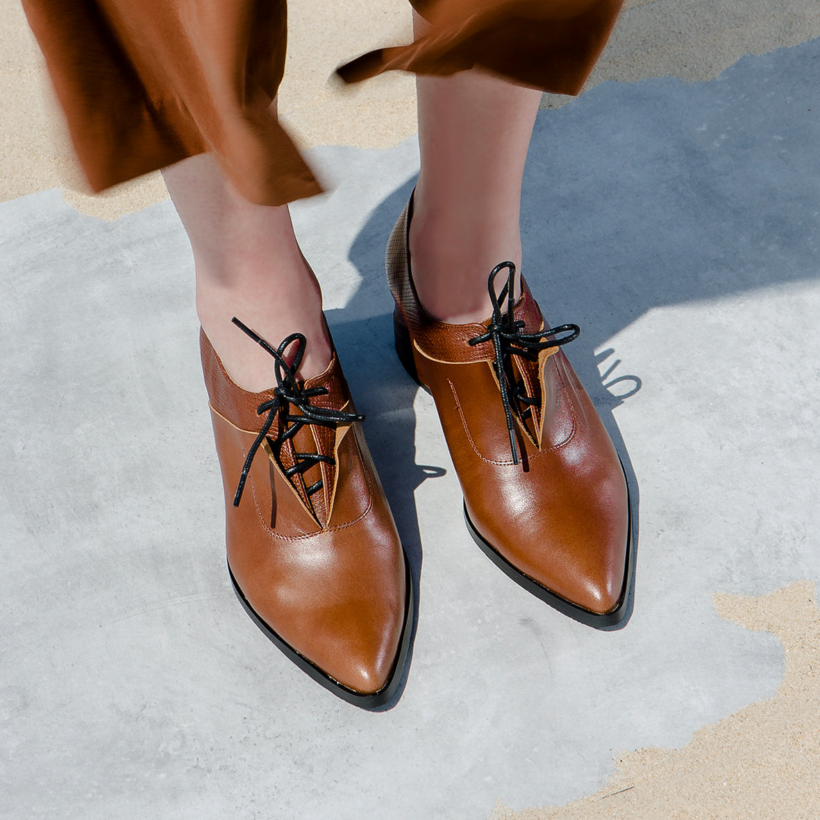 Tamarix - Textured Oxford Pumps, Brown