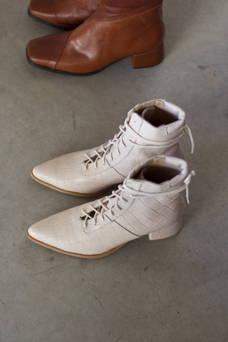 White Quartz - Off white textured boots
