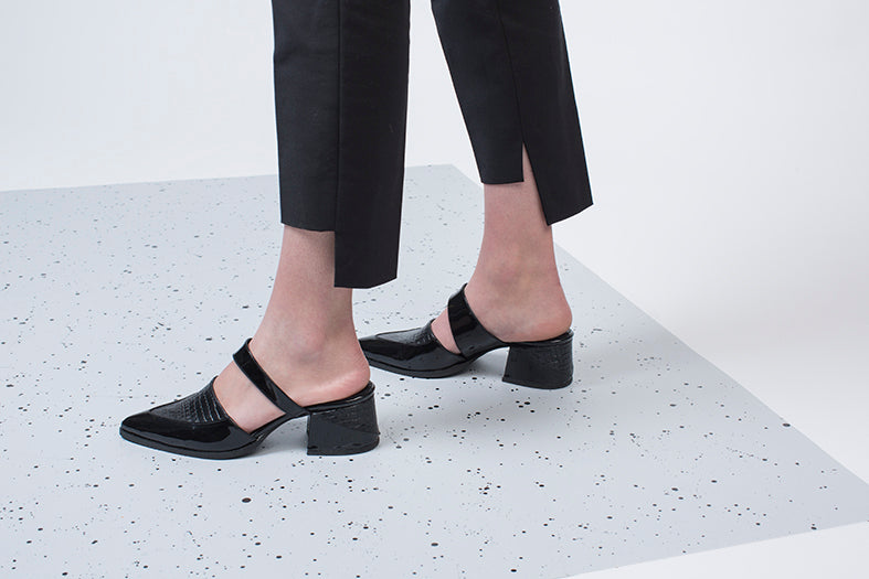 Bermuda - Black Mules