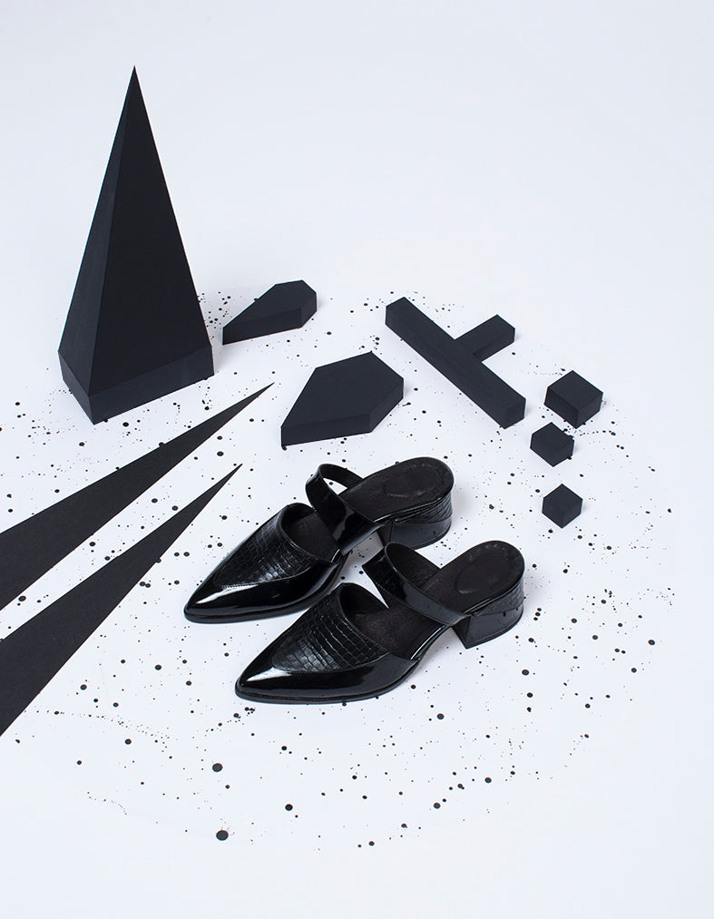 Bermuda - Black Mules