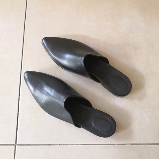 Flat Black Mules Covered Heel 1.5 cm